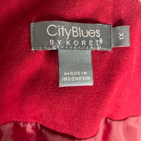 City Blues by Koret red suede vest zip up- great for that Christmas party❤️ - Picture 9 of 12